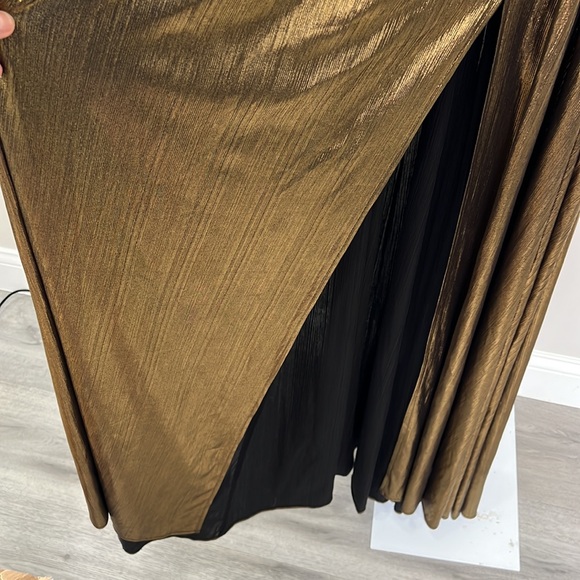 Bronx and Banco Goddess Gown in Gold - Picture 5 of 12